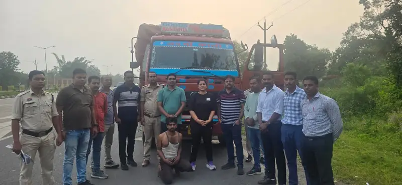 पशु तस्कर के खिलाफ रतनपुर पुलिस की बड़ी कार्यवाही 17 भैसों से भरा ट्रक बरामद…एक आरोपी गिरफ्तार।