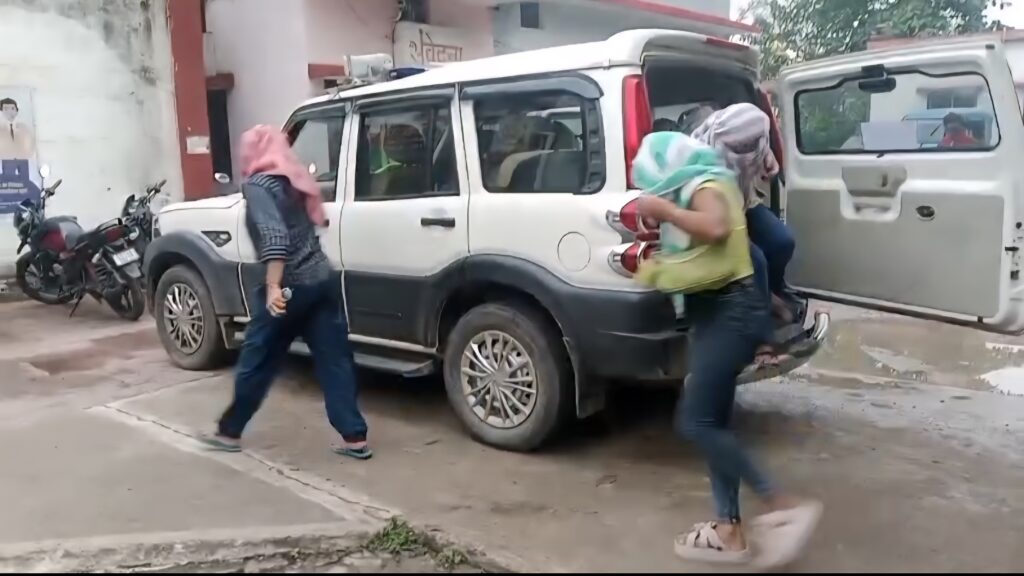 देह व्यापार के संदेह में तोरवा पुलिस ने स्पा सेंटर के 6 युवतियों को लिया हिरासत में । पूछताछ जारी…